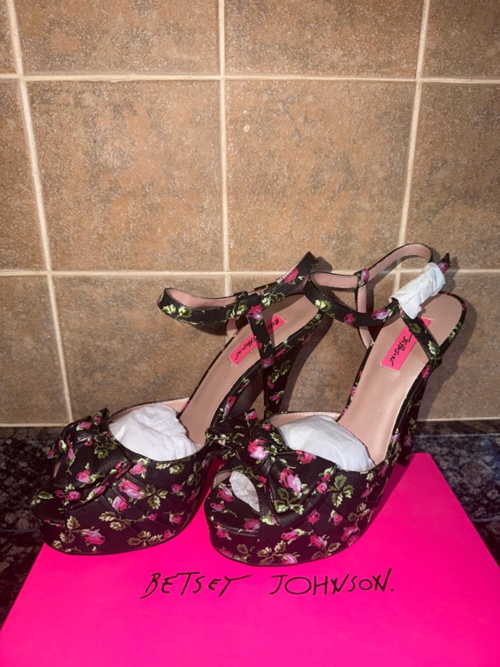 Betsey Johnson Haylie-F Black Floral Platform Heels Size 10 NIB Bow Stiletto
